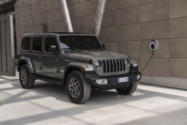 Stellantis și Toyota s-au retras din asocierea cu Tesla pentru creditele de CO2