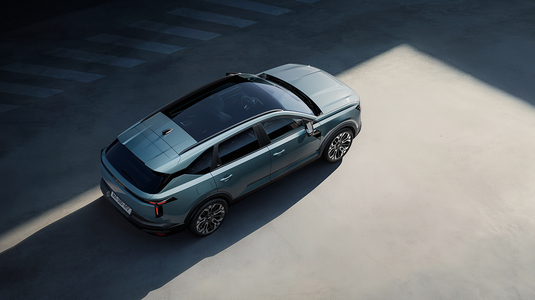 FOTO&VIDEO Premieră mondială: Dacia Striker, cu tracțiune 4x4, mai mare decât Bigster - Corespondență din Paris