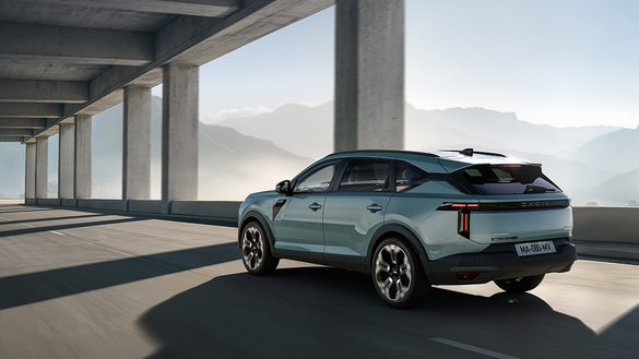FOTO&VIDEO Premieră mondială: Dacia Striker, cu tracțiune 4x4, mai mare decât Bigster - Corespondență din Paris