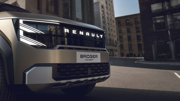 FOTO Renault a dezvăluit SUV-ul Bridger Concept, cu propulsie multi-energie - Corespondență din Paris 