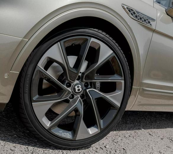 Gama Bentley Bentayga se extinde FOTO
