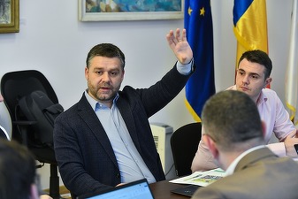 Ciucu cere polițiștilor să verifice TIR-uri. A controlat personal, doar 1 din 6 achita taxa