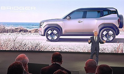 Șeful peste Renault și Dacia anunță: Bridger va fi electric, hibrid sau cu combustie. Range Extender, doar pe mașinile mari – Corespondență din Paris