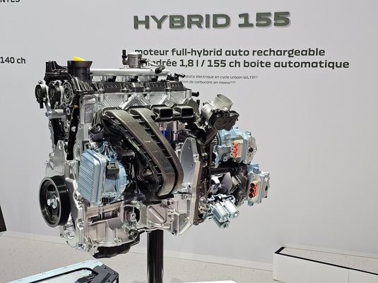 Dacia Sandero, full-hibrid de 100 CP, în loc de 150 CP. Platforma actuală Dacia permite deja propulsia electrică - Corespondență din Paris