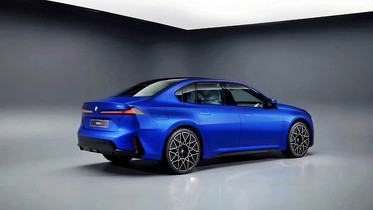 Primele imagini cu noul BMW i3, scăpate pe internet. Premiera mondială, la ora 12.00 ora României FOTO