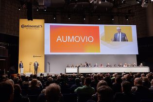 Aumovio închide două fabrici și concediază încă 1.500 de persoane