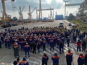 VIDEO Protest spontan la Damen Mangalia. Angajații, fără salarii de peste trei luni