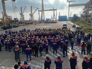 VIDEO Protest spontan la Damen Mangalia. Angajații, fără salarii de peste trei luni