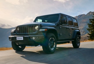 Jeep: risc de incendiu la sute de mii de mașini PHEV, din cauza bateriei