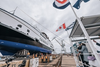 FOTO Damen lansează al zecelea feribot din clasa Island pentru BC Ferries