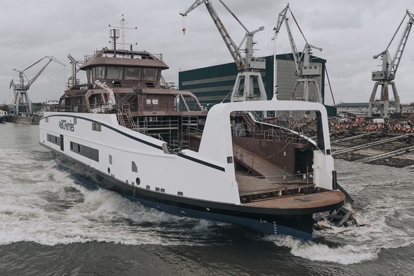 FOTO Damen lansează al zecelea feribot din clasa Island pentru BC Ferries