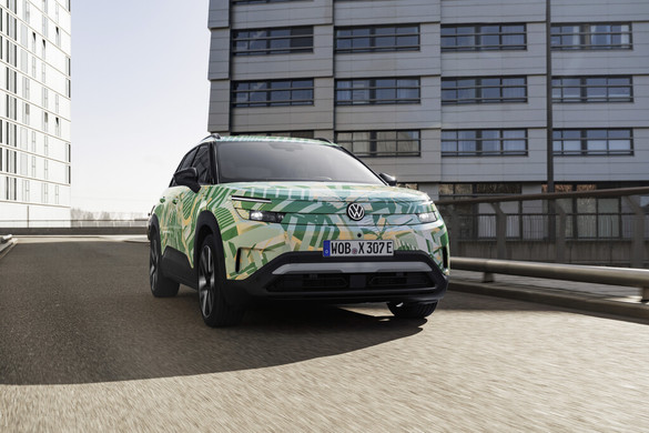 VW a dezvăluit prima imagine cu Volkswagen Multivan facelift FOTO
