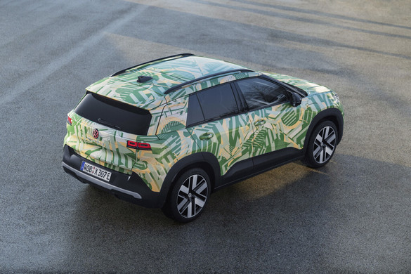 VW a dezvăluit prima imagine cu Volkswagen Multivan facelift FOTO