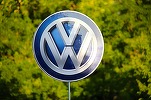 VW a dezvăluit prima imagine cu Volkswagen Multivan facelift FOTO