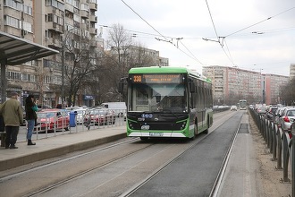 Autobuzele din București încep să circule din nou pe șinele de tramvai. Schimbare pe o linie de pe Bulevardul Aerogării 