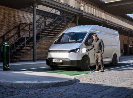 FOTO Ford anunță un nou Transit electric pentru livrări urbane