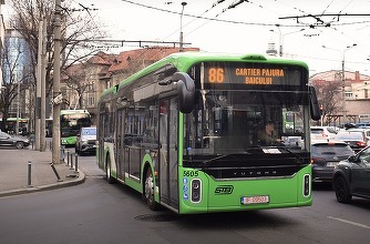 VIDEO&FOTO Noi troleibuze ies în capitală, șoferii au învățat să le conducă. Linii cu traseu schimbat