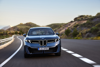 BMW lansează un iX3 mai ieftin