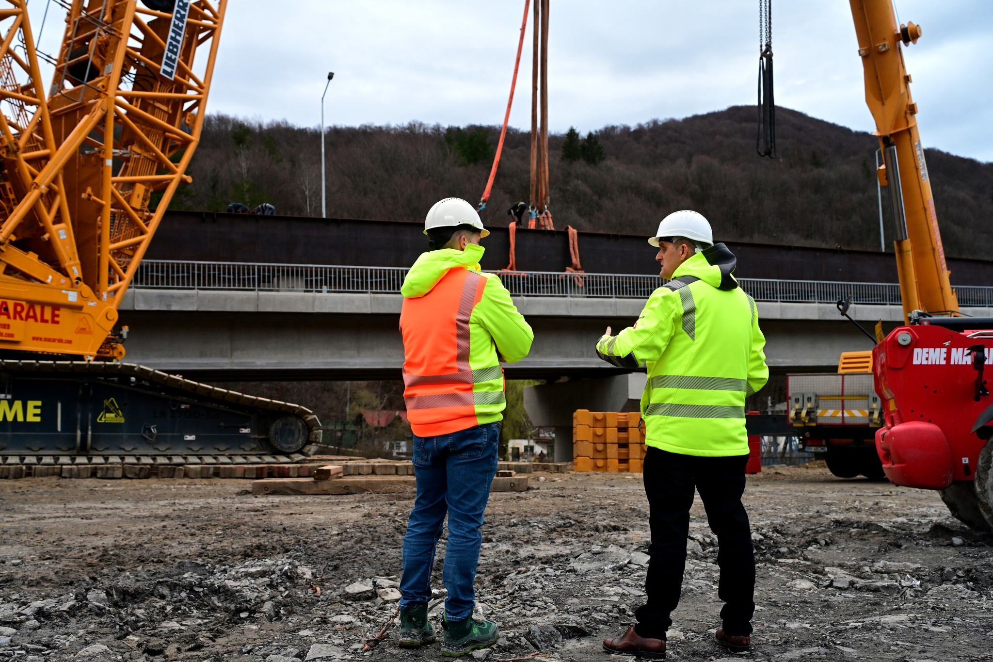 FOTO Centura Comarnic, pregătiri pentru deschidere în vară. Acum sunt montate grinzi