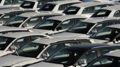 „România nu își permite să devină cimitirul de mașini al Europei”. Industria auto cere măsuri și mai dure în proiectul pregătit de Guvern - interzicerea importului de mașini mai vechi de 11 ani