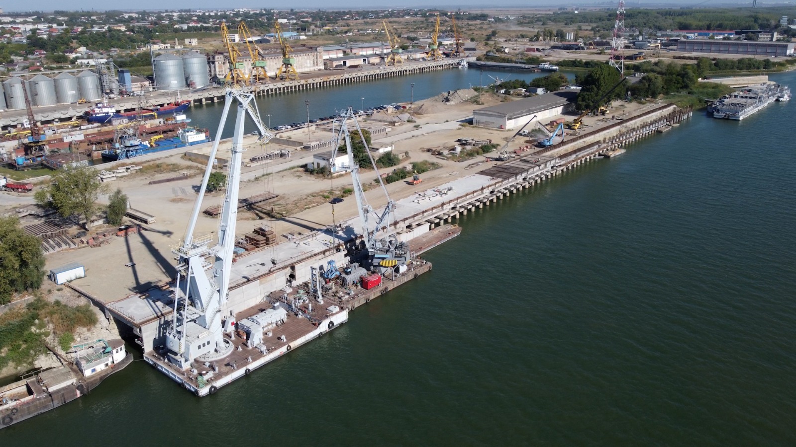 FOTO Modernizarea Portul Brăila, cu epave descoperite sub talvegul Dunării, la final