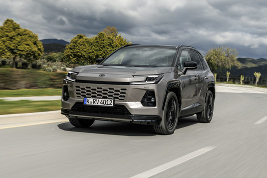 VIDEO&FOTO Noua generație Toyota RAV4 ajunge în Europa