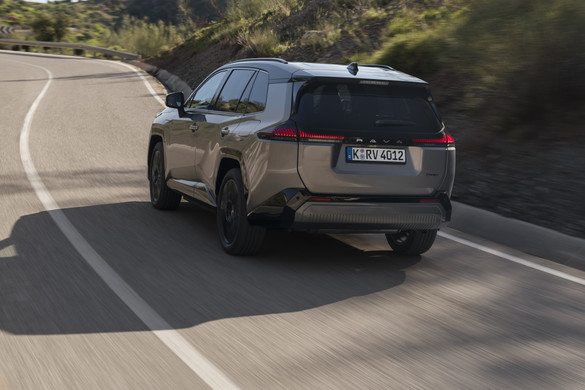 VIDEO&FOTO Noua generație Toyota RAV4 ajunge în Europa