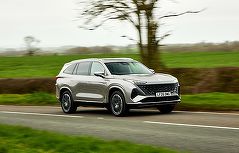 FOTO Noul MG S9 PHEV a ajuns în România. Prețul de pornire