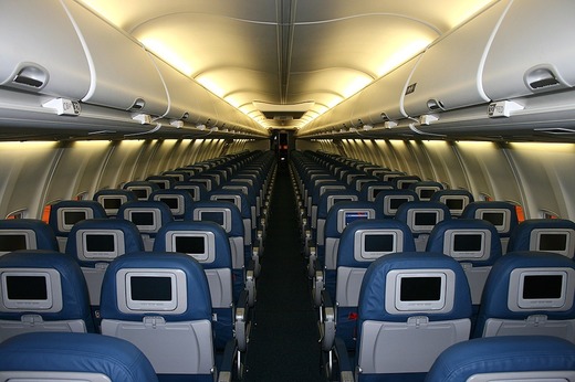 Alertă trimisă cu doar câteva săptămâni înaintea deschiderii sezonului vacanțelor: Europa este la doar 3 săptămâni distanță de o penurie de combustibil pentru avioane dacă livrările de țiței nu sunt reluate prin Hormuz