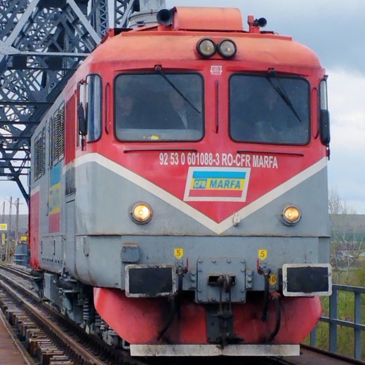 FOTO De Paște, prima locomotivă de cale normală a trecut Prutul dinspre România