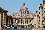 FOTO Papa și-a luat flotă de mașini electrice și și-a instalat la Vatican rețea de stații de încărcare