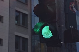 Semafoarele din mai multe intersecții din București nu funcționează din cauza unei fluctuații de tensiune