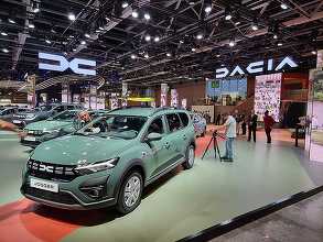 Salonul Auto Paris: Dacia anunță lista de noutăți - 10 mașini electrice și hibride