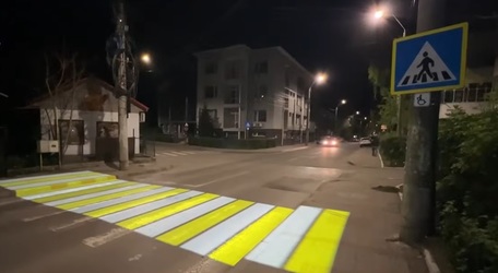 VIDEO Trecerile de pietoni au trecut în era laser, la Botoșani