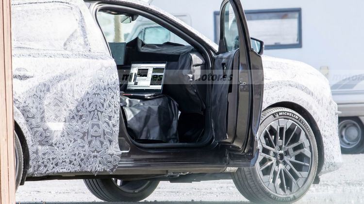 FOTO SPION Interiorul Dacia Striker, dezvăluit cu o lună înainte de lansarea oficială