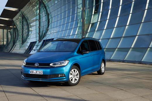 Punct final după 24 de ani. Volkswagen oprește producția unui model de succes, Touran