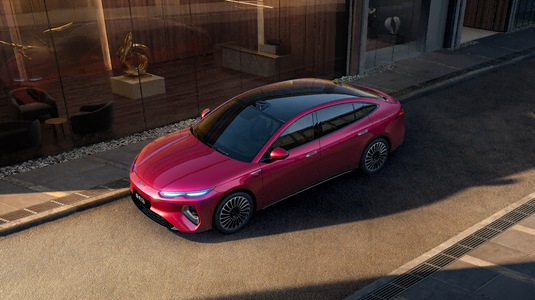BYD transformă Beijing Auto Show 2026 într-o demonstrație globală de tehnologie și ambiție: de la mașini de familie la hypercaruri electrice de 500 km/h