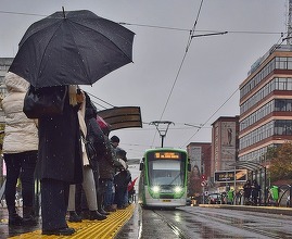 Ciucu vrea să cumpere 100 tramvaie noi, inclusiv pentru extinderea liniei din Prelungirea Ghencea