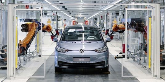 Cinci milioane de mașini vor dispărea. Producția părăsește Europa de Vest