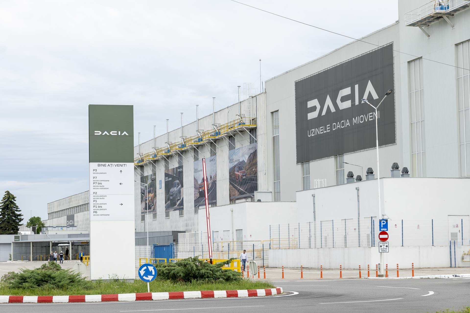 ULTIMA ORĂ Dacia renunță la investiții de extindere a fabricii din Mioveni