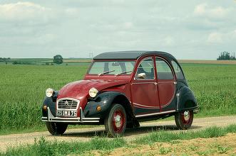 FOTO Model legendar revine după 36 de ani ca mașină electrică și cu preț mai mic. Citroen 2CV va avea dimensiuni mai mici