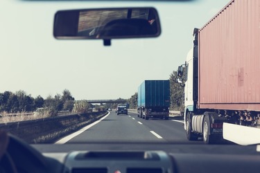 Restricții de circulație pe mai multe autostrăzi și drumuri naționale în minivacanța de Rusalii 2026