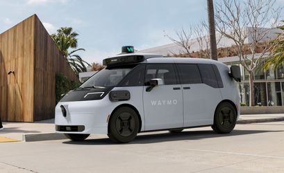 VIDEO Waymo, divizia de robotaxi a Google, lansează primul vehicul construit special în China. Costă sub 20.000 de dolari