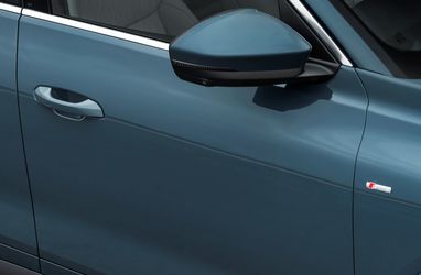 FOTO Audi anunță, după 11 ani, noua generație a primului său SUV de lux