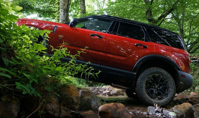 FOTO Două lovituri de marketing pregătite de americani pentru recucerirea pieței. Ford Escort și Bronco, „produse în Europa pentru Europa”