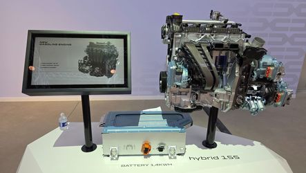 Spaniolii, îndemnați să cumpere mașini Dacia. „Au inima în Spania: motor de la Valladolid și cutie de viteze de la Sevilla”. Sandero, lider absolut al vânzărilor