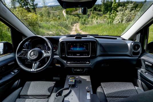 Cel mai luxos 4x4 de la Mercedes va avea versiuni pentru armată