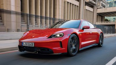 FOTO Porsche satisface orgoliul cu sunete false de motor pe mașinile electrice și schimbător virtual de viteze 