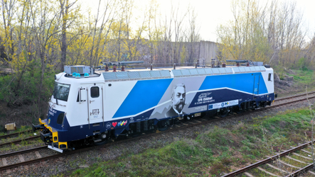 FOTO Proiect de amploare pentru modernizarea transportului feroviar de călători din România, finalizat. Softronic a livrat 19 locomotive refăcute. Ultimele două, denumite Ecaterina Teodoroiu și Hariclea Darclée