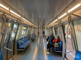 FOTO Acțiune în metrou pentru curățarea vagoanelor vandalizate. Mesaj către călători